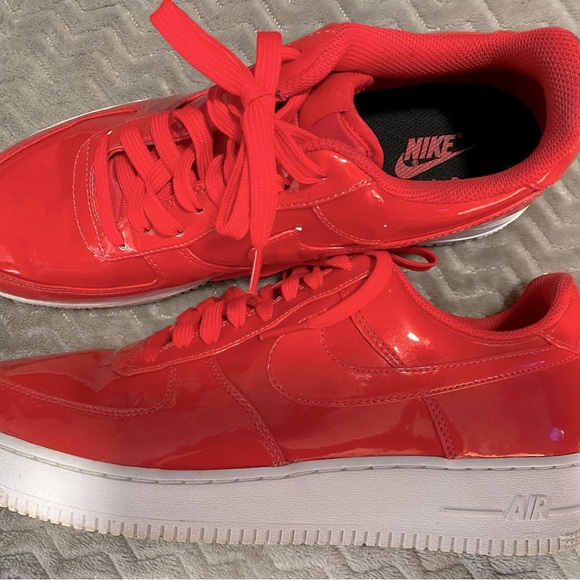 ⭐️Nike Air Force 1 in Siren Red size 10 - Picture 3 of 4